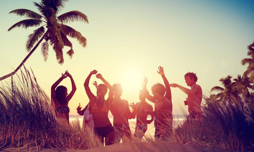 Rola wspólnych praktyk religijnych w rodzinie: Jak wzmacniają więzi i kształtują codzienne życie